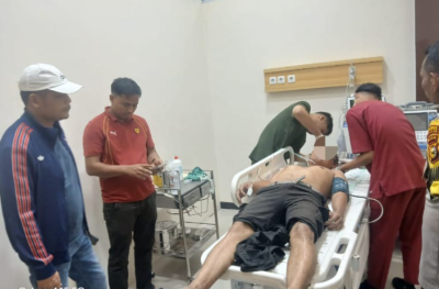 Pria bernisial TR (41) diduga pelaku curanmor saat dirawat di rumah sakit usai di amuk massa