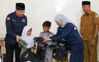 Program Kembali ke Sekolah, Baznas Bantu Ribuan Siswa Penyintas Bencana