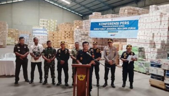 Bea Cukai Bongkar Gudang Rokok Ilegal di Pekanbaru, 160 Juta Batang Disita