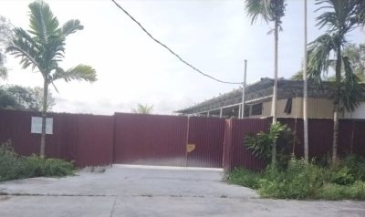 ampak depan pintu masuk diduga usaha tambak ikan arwana di Desa Wonosari, Bengkalis