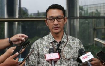 Juru Bicara KPK, Budi Prasetyo, saat memberikan keterangan soal kasus kuota haji di Gedung KPK