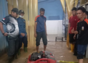 Luapan Sungai Indragiri Rendam Sejumlah Lokasi, Damkar Inhil Turun Tangan