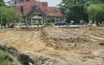 Progres pembangunan Simpang Sebidang di depan Kompleks Purna MTQ Pekanbaru yang segera memasuki tahap pengaspalan