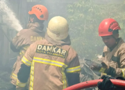 Kebakaran Hebat di Sukajadi Pekanbaru, Enam Armada Damkar Dikerahkan