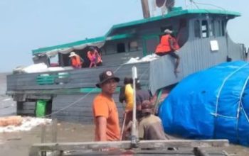 Kapal Sembako Rute Tanjung Balai–Selat Panjang Tenggelam di Perairan Sepahat