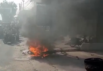Jambret Tabrak Pejalan Kaki hingga Tewas di Pekanbaru, Motor Pelaku Dibakar Warga