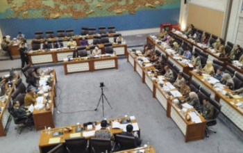 Raker dengan DPR, Menperin Tegaskan Target Pertumbuhan Industri 2026