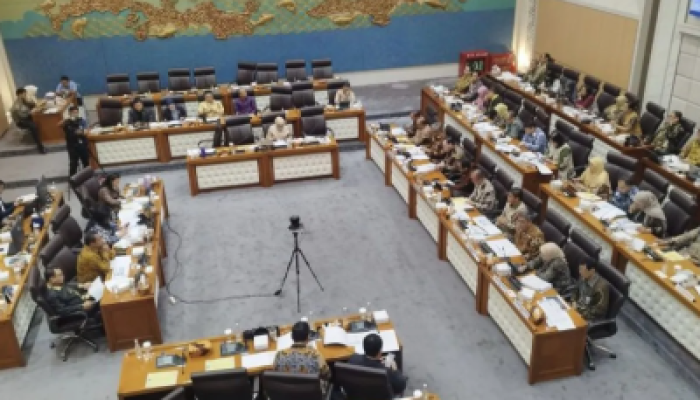 Raker dengan DPR, Menperin Tegaskan Target Pertumbuhan Industri 2026