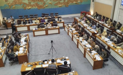 Raker dengan DPR, Menperin Tegaskan Target Pertumbuhan Industri 2026