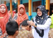 Bupati Afni Luncurkan Program Seragam Gratis Baznas, Sasar Ribuan Pelajar Siak