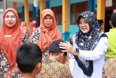 Bupati Afni Luncurkan Program Seragam Gratis Baznas, Sasar Ribuan Pelajar Siak