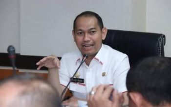 Tingkatkan Visibilitas Malam Hari, Dua PJU Dipasang di Simpang Padat Pekanbaru