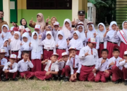 Tanamkan Nasionalisme Sejak Dini, Polisi Beri Pesan Disiplin dan Moral