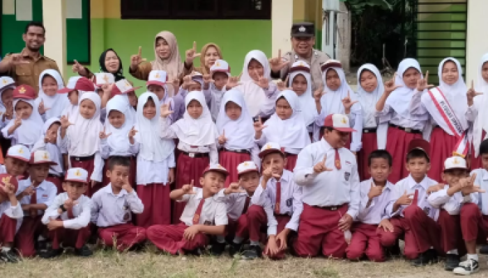 Tanamkan Nasionalisme Sejak Dini, Polisi Beri Pesan Disiplin dan Moral