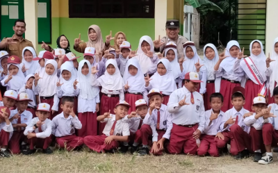 Tanamkan Nasionalisme Sejak Dini, Polisi Beri Pesan Disiplin dan Moral