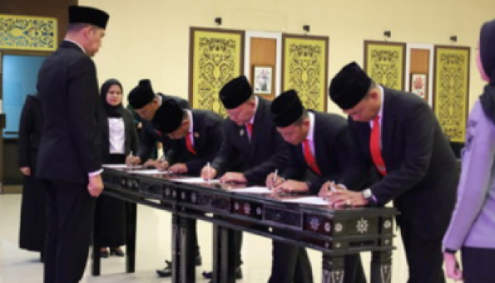 Kakanwil Kemenkum Riau Lantik Lima PPNS, Siap Perkuat Penegakan Perda