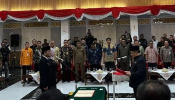 Plt Gubri Lantik Dua Pejabat Eselon II, Tegaskan Komitmen Kinerja