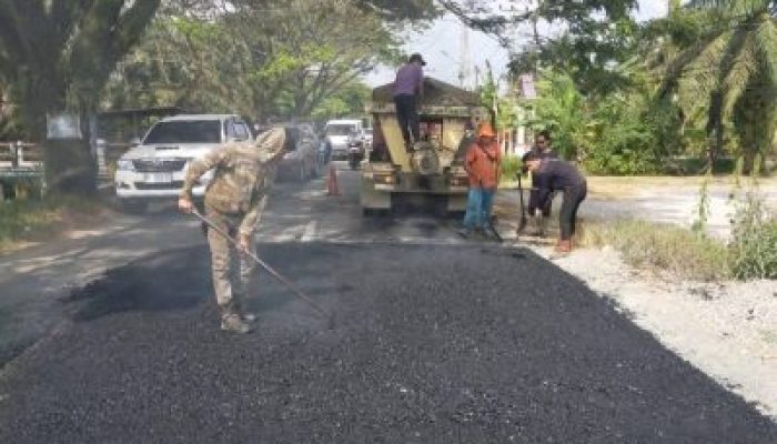 Jelang Ramadhan dan Idulfitri, Infrastruktur Jalan di Siak Digarap Bersama