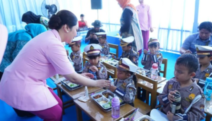 Setelah Sempat Vakum, Program MBG di SPPG Polres Inhu Kembali Berjalan