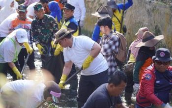 Pemprov Riau dan Pemko Pekanbaru Bersinergi, Sekdaprov Pimpin Gotong Royong Massal