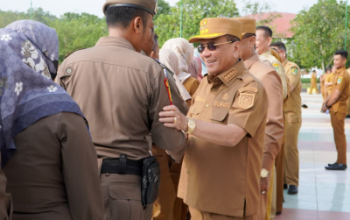 Pimpin Apel Gabungan ASN, Bupati Rohil Tekankan Disiplin Jelang Ramadan