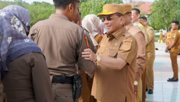 Pimpin Apel Gabungan ASN, Bupati Rohil Tekankan Disiplin Jelang Ramadan