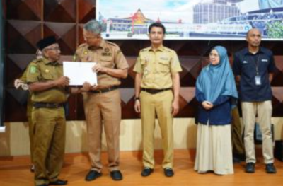 Ratusan PNS Terima SK Pensiun, Pemprov Riau Dorong Tetap Produktif