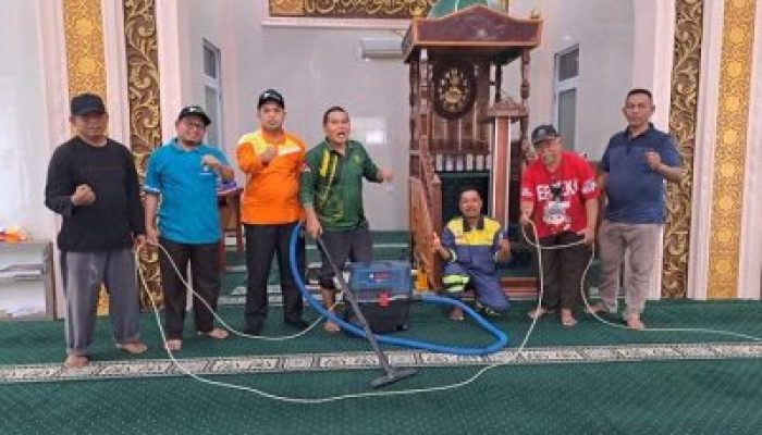 Jelang Ramadan 1447 H, KUA Se-Riau Gerakkan Aksi Bersih Masjid