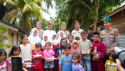 Percepat Konektivitas Desa, Kapolda Riau Pantau Pembangunan Jembatan di Kuansing