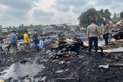 Subuh Mencekam di Inhil, 15 Rumah Warga Desa Simpang Gaung Hangus Terbakar