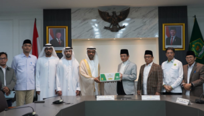 Simbol Persaudaraan, UEA Salurkan Puluhan Ton Kurma ke Indonesia