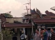 Dua Rumah Dinas Perwira Polisi di Pekanbaru Terbakar, Sejumlah Kendaraan Ikut Hangus