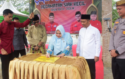 Safari Ramadan di Siak Kecil, Bupati Kasmarni Resmikan Taman Dayang Senandung