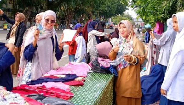 Berbagi di Bulan Ramadan, MTs YPPI Bengkalis Gelar Bazar Pakaian Layak Pakai
