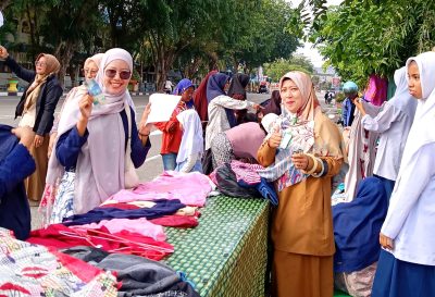 Berbagi di Bulan Ramadan, MTs YPPI Bengkalis Gelar Bazar Pakaian Layak Pakai