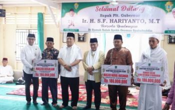 Safari Ramadan di Rohil, SF Hariyanto Salurkan Bantuan untuk Rumah Suluk dan Warga