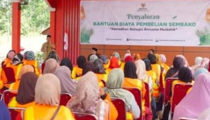 Apresiasi Kerja Petugas Lapangan, BAZNAS Rohul Beri Bantuan Sembako