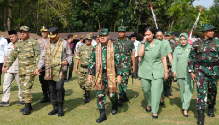 TMMD ke-127 Resmi Ditutup, Bupati Kuansing Apresiasi Sinergi TNI–Polri Bangun Desa