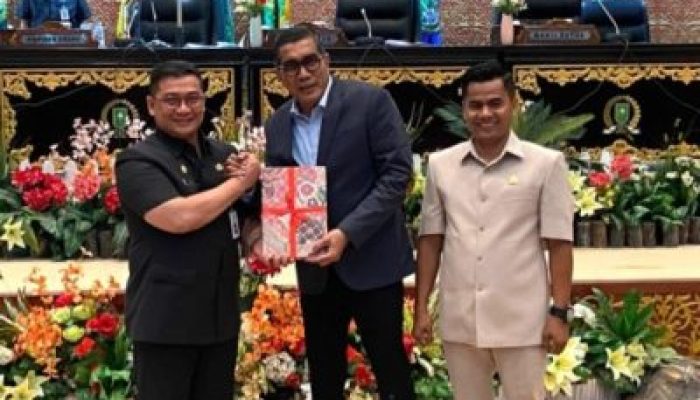 Paripurna DPRD Riau, Fraksi-fraksi Sampaikan Pandangan Umum terhadap LKPJ 2025