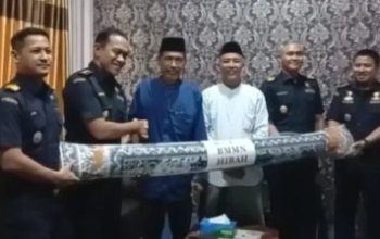 Bea Cukai Bengkalis Hibahkan 41 Rol Karpet ke Dua Pesantren di Bantan