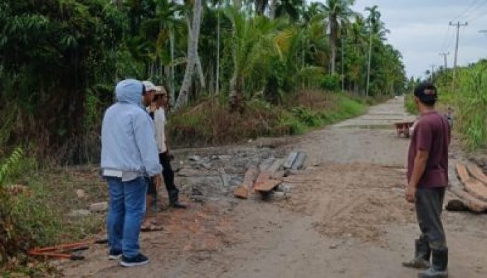 Pemkab Inhil Lakukan Penanganan Lanjutan Jalan Parit Guntung