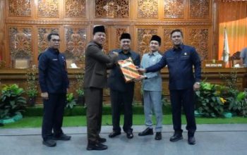 Rapat Paripurna DPRD Kuansing Bahas Perubahan Struktur OPD