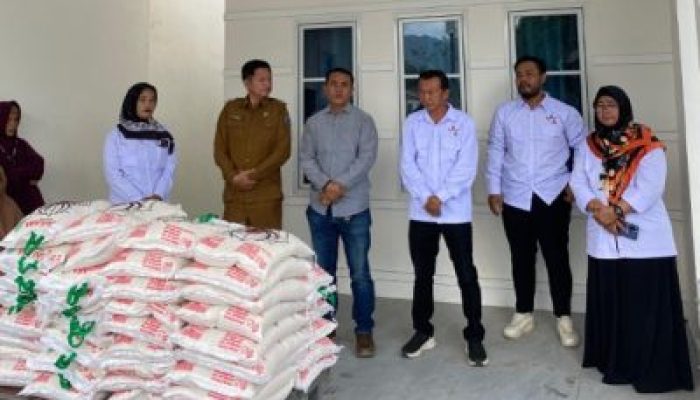 Ramadan Penuh Kepedulian, Lestari Residence Santuni Lansia di Ujung Bandar