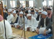 Bupati Inhil Sholat Idul Fitri Bersama Warga di Masjid Agung Al-Huda Tembilahan