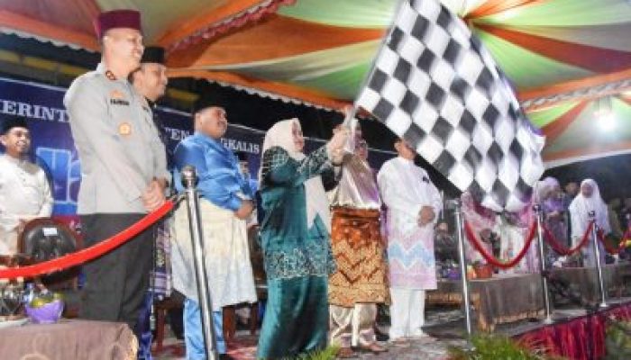 Malam Takbiran di Bengkalis, Bupati dan Wabup Lepas Pawai Takbir