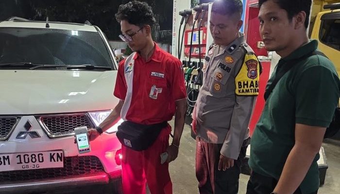 Respon Isu Pengisian BBM, Polsek Singingi Datangi SPBU Logas Hilir