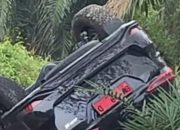 Kecelakaan di Parit 1 Api-Api, Mobil Dinas Wakil Ketua DPRD Bengkalis Masuk Parit