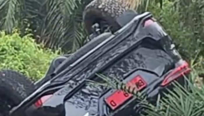 Kecelakaan di Parit 1 Api-Api, Mobil Dinas Wakil Ketua DPRD Bengkalis Masuk Parit