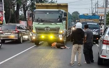 Motor Tabrak Truk di Jalan Raya Tembelang Jombang, Satu Pengendara Terluka