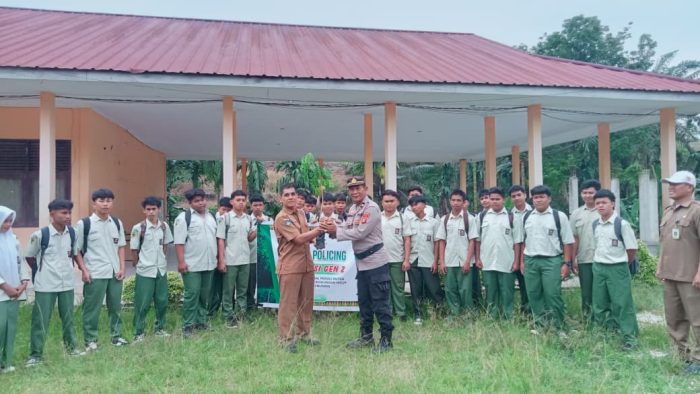 Green Policing di Inhil, Polisi dan Siswa Tanam Pohon Bersama